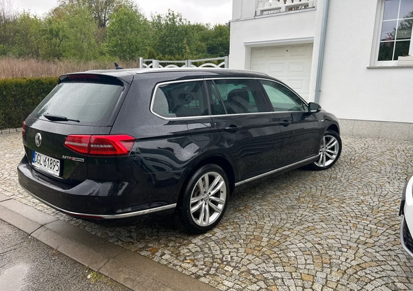 Volkswagen Passat cena 73500 przebieg: 197634, rok produkcji 2016 z Głogów małe 277
